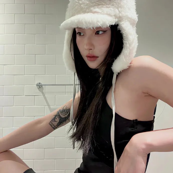 不可爱的她